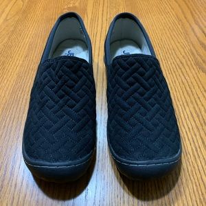 Ladies Jambu slip on memory foam shoes in size 9.
